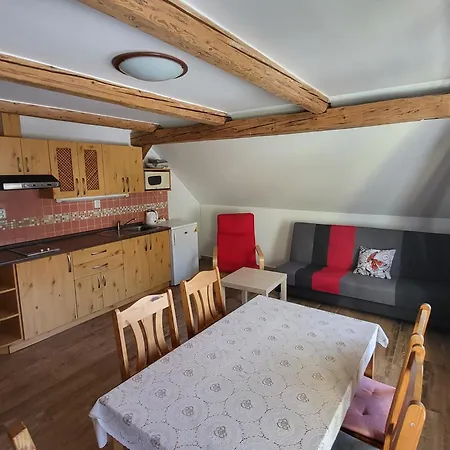 Guest house Apartmany Yellow 3*