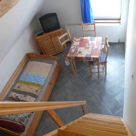 Guest house Apartmany Yellow 3*